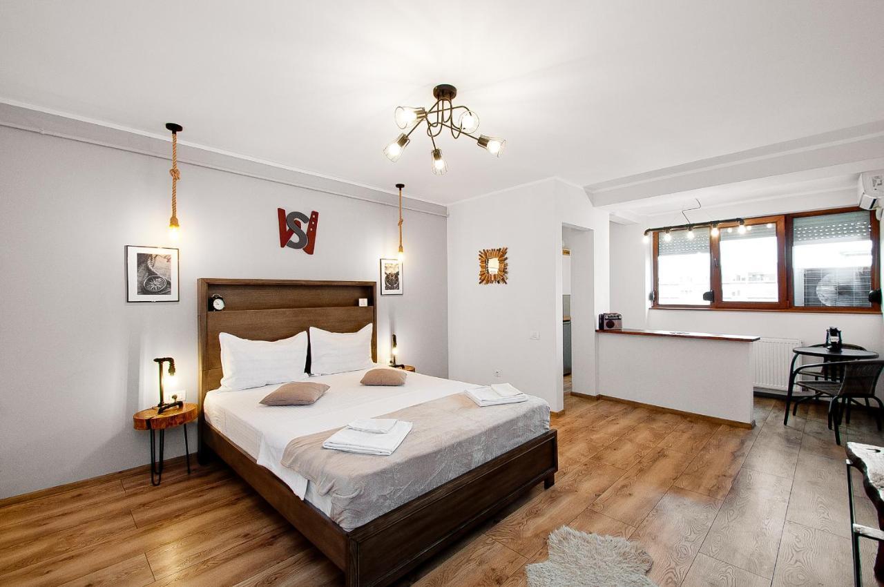 Wood&Steel Apartment Галац Екстер'єр фото